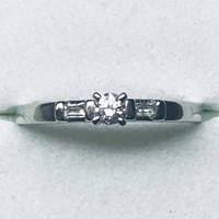 14K White Gold 1/5CTW Diamond Promise Ring