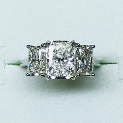 4CT RADIANT CUT RING  