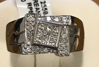 Gents 1/2cttw diamond ring 