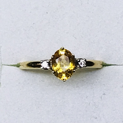 Ladies Yellow Sapphire & Diamond Ring. 