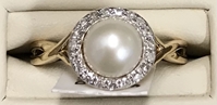 Cultured Pearl & Diamond Ring