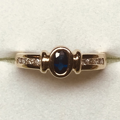 Ladies Sapphire & Diamond Ring 