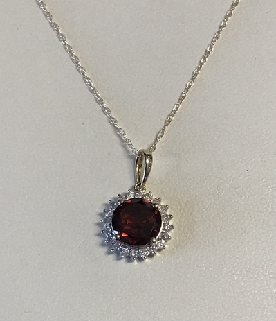 Round Garnet .16CTW Necklace 