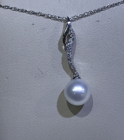 10K WG 7MM Pearl .05CTW Diamond Necklace 